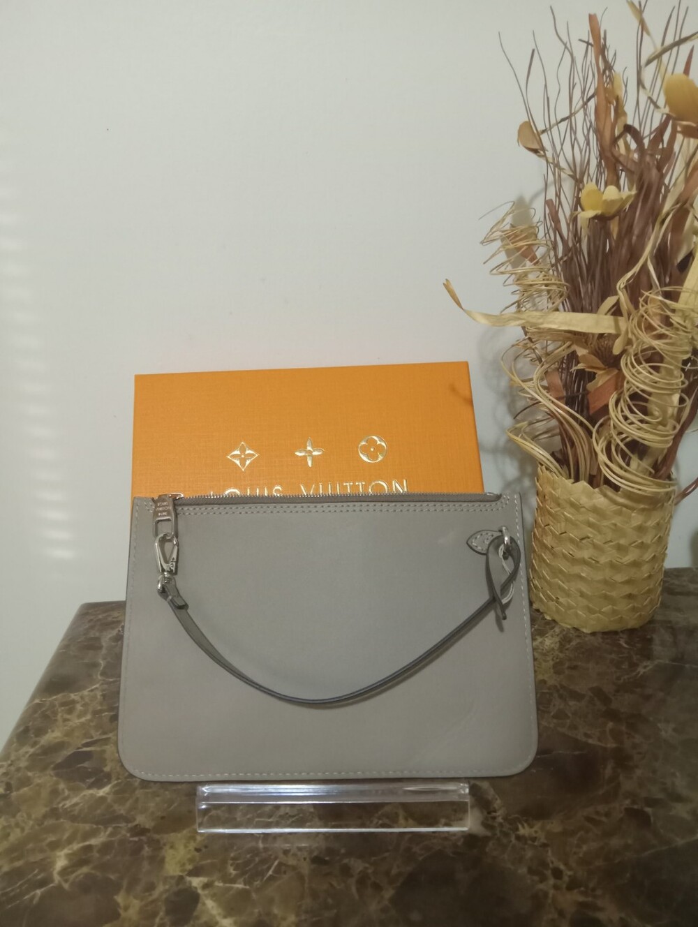 Louis Vuitton Auth. 2019 Marina Hina Taupe Leather Pouch with Wrist Strap EUC